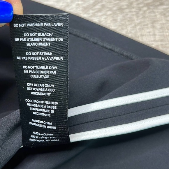 ALICE & OLIVIA Maya Colorblock Racerback Black White Deep V Sleeveless Dress - Picture 8 of 12